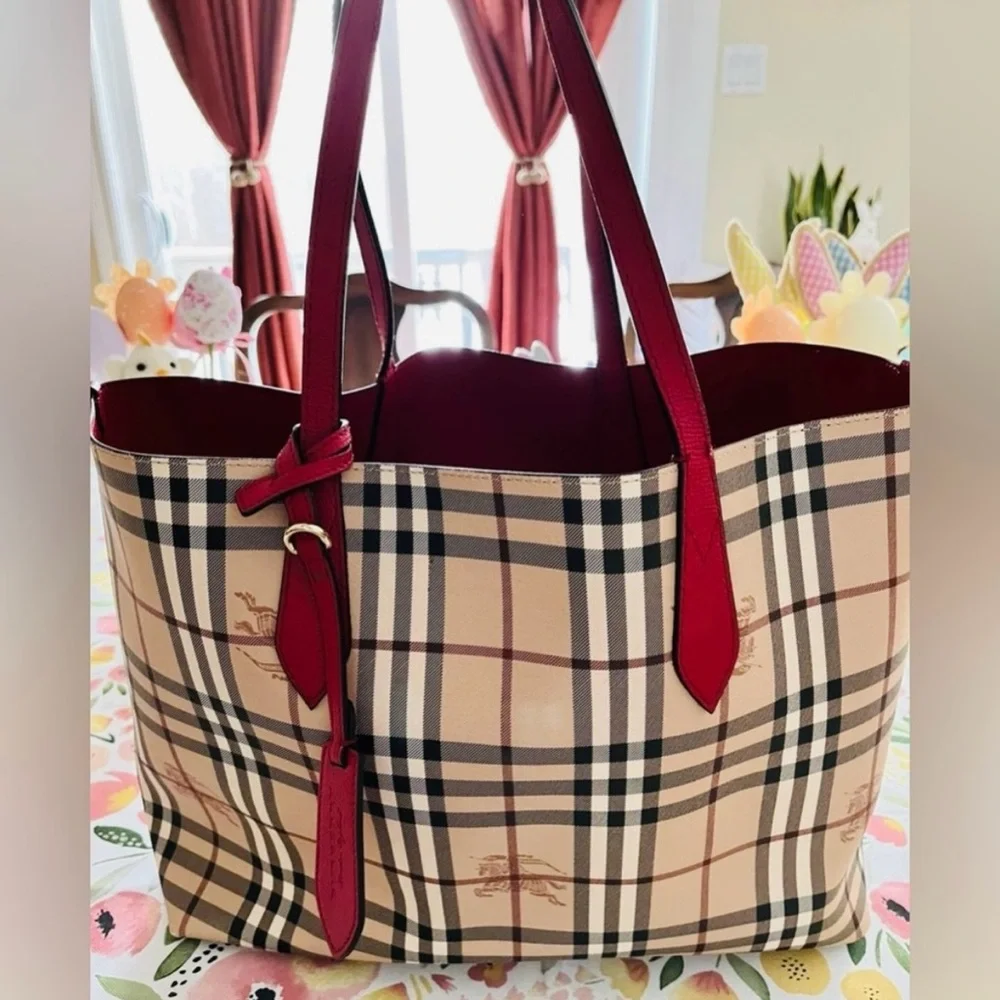 BURBERRY Reversible Haymarket Check Tote Red Leather & Plaid Dust Bag & Charm - Picture 7 of 14